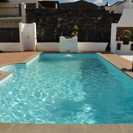 Holiday home Modern Eingerichtetes Ferienhaus Mit Pool Im Garten An Der Sudkuste Von Lanzarote *